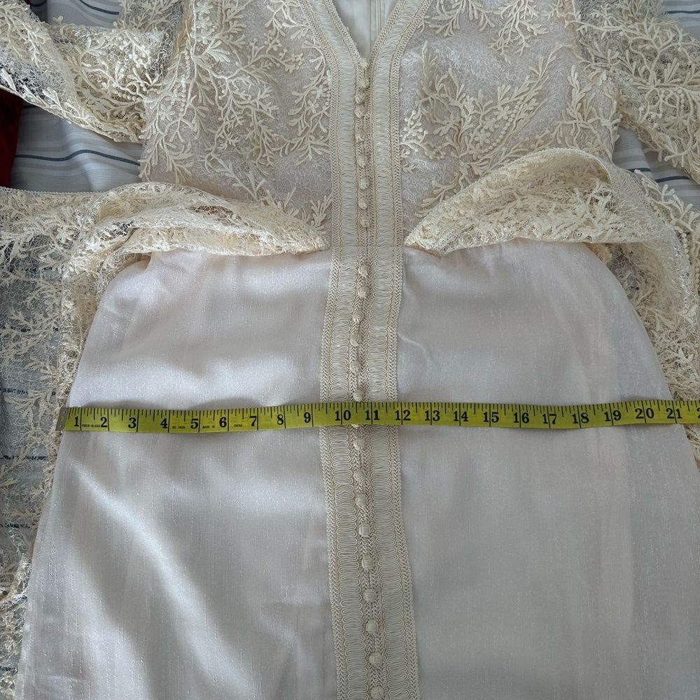 Caftan - Picture 15 of 16
